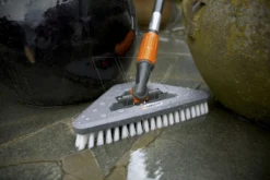 Gardena Zwenkschrobber Cleansystem -Gardena tuingereedschapwinkel 901090501 3 GARDENA20ZWENKSCHROBBER20CLEANSYSTEM